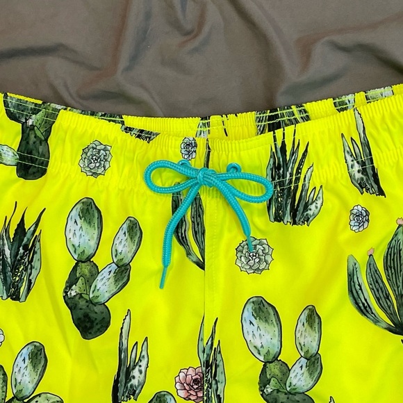 Cactus Swim Trunks With Pockets Size Medium (32-34) - Picture 3 of 6